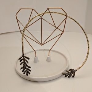 Banana Republic Leaf chocker